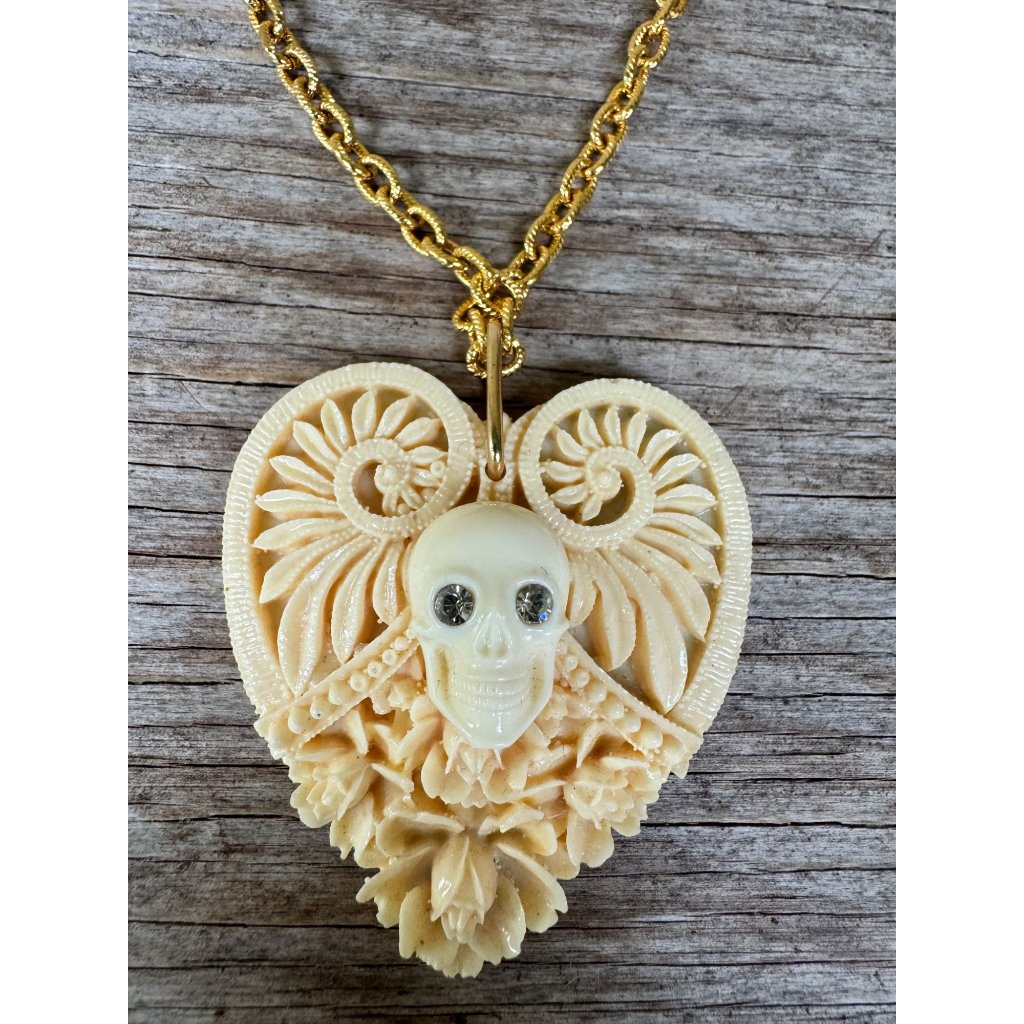 Vintage Tarina Tarantino Skull Necklace Signed 125$